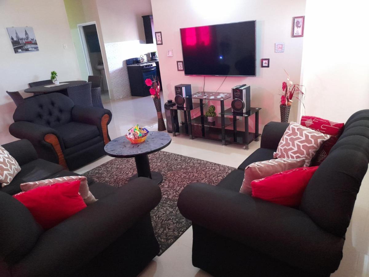 Loodik Vacation Home Brompton Manor Black River Kültér fotó